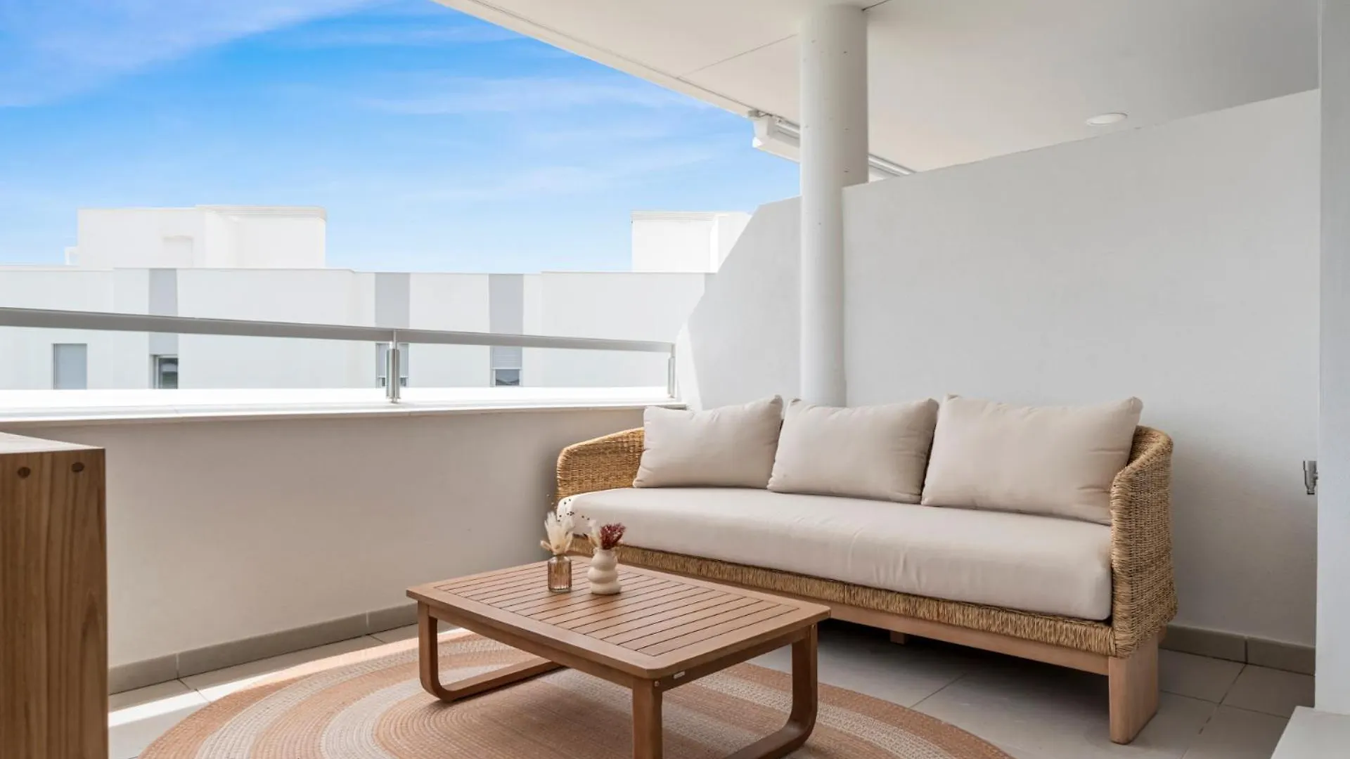Stylish 3-Bed Apartment With Sea & Pool Views Estepona